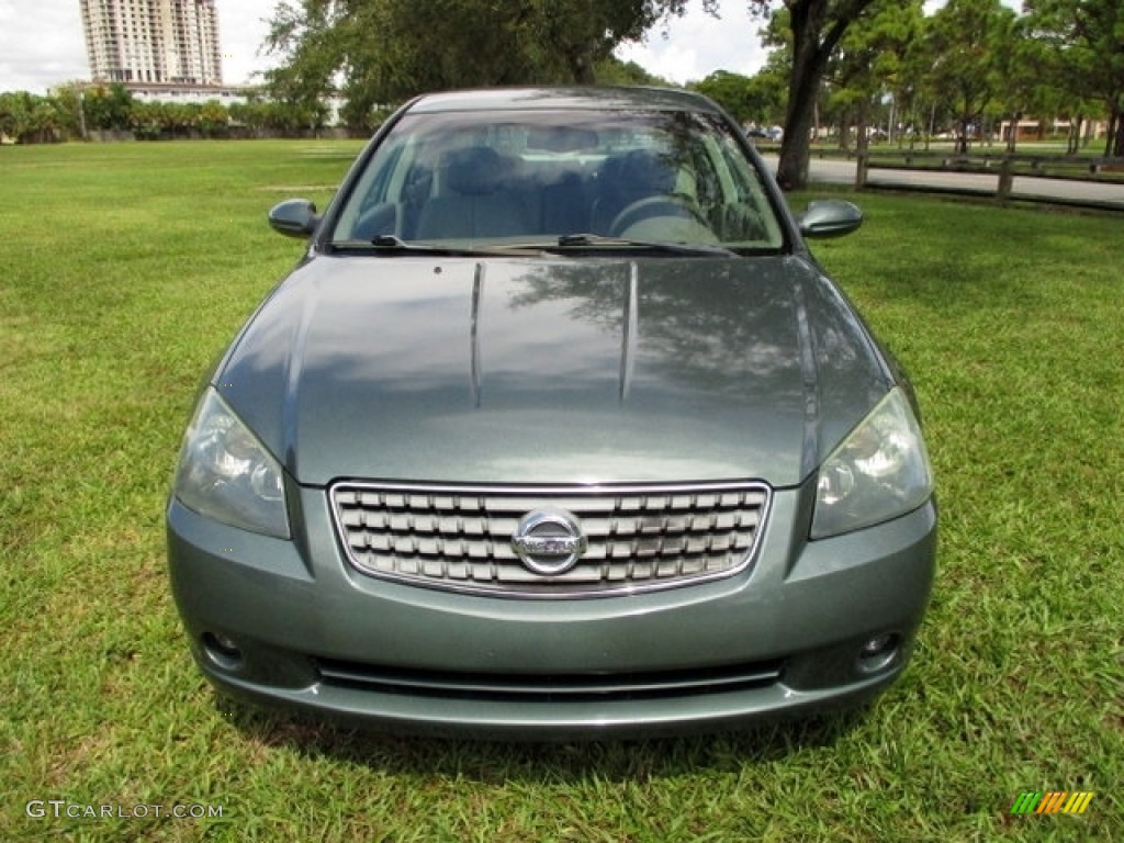 2005 Altima 2.5 S - Mystic Emerald Green / Blond photo #26