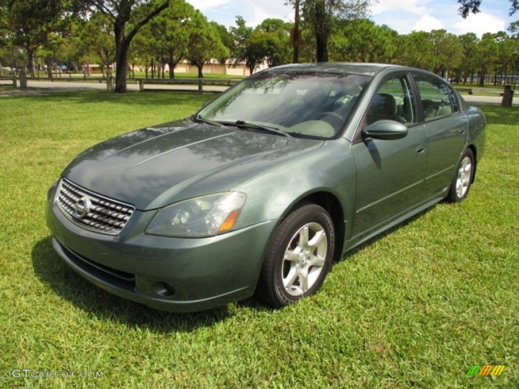2005 Altima 2.5 S - Mystic Emerald Green / Blond photo #29