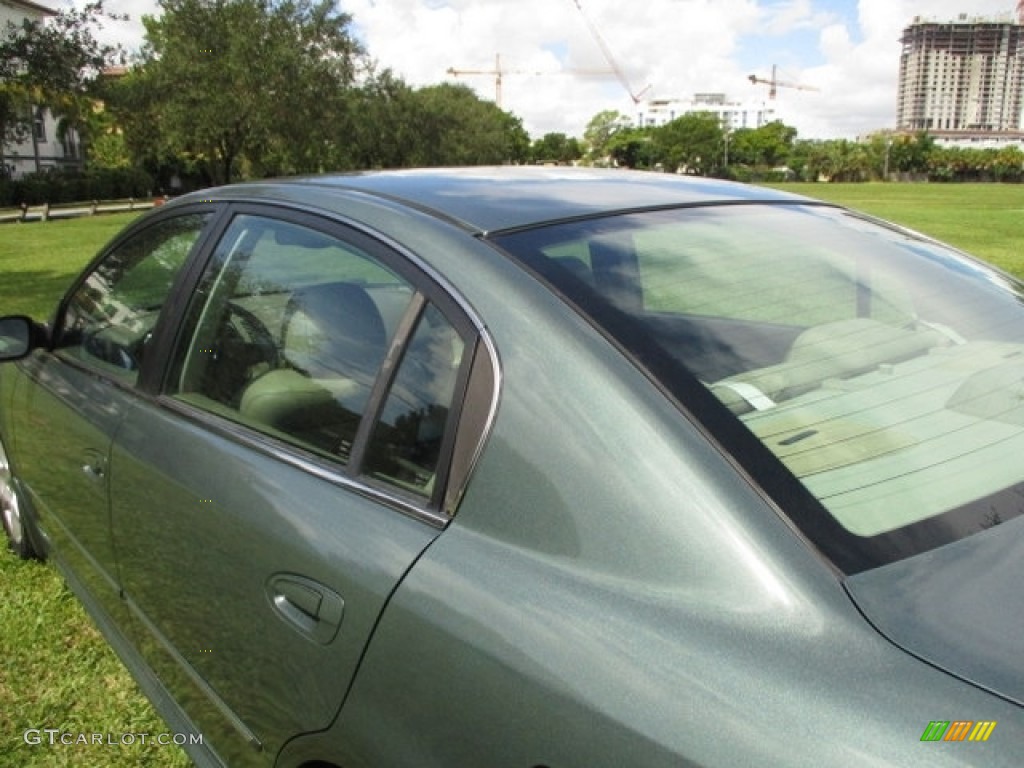 2005 Altima 2.5 S - Mystic Emerald Green / Blond photo #33