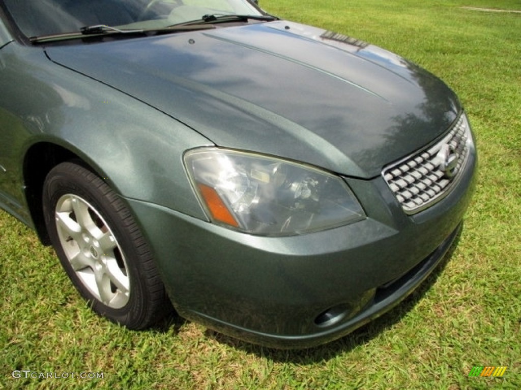 2005 Altima 2.5 S - Mystic Emerald Green / Blond photo #44