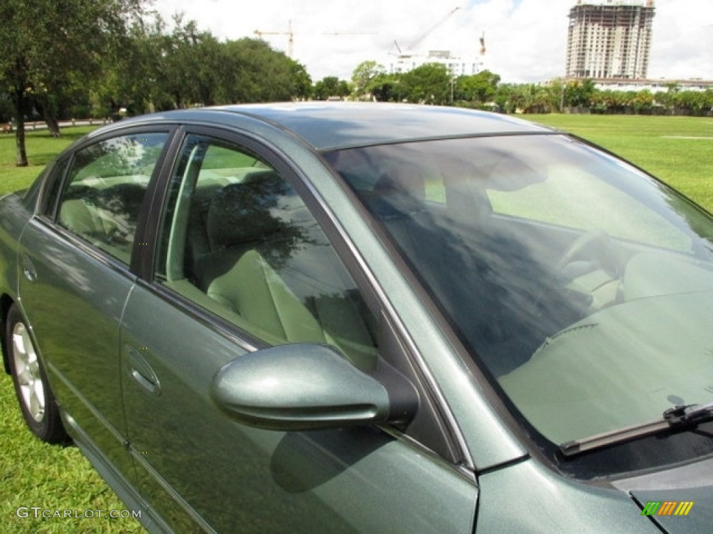2005 Altima 2.5 S - Mystic Emerald Green / Blond photo #61