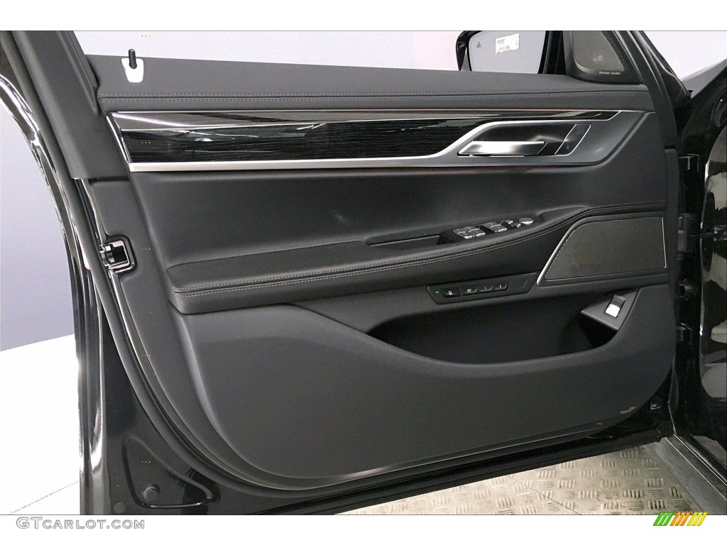 2021 BMW 7 Series 740i Sedan Black Door Panel Photo #139531905