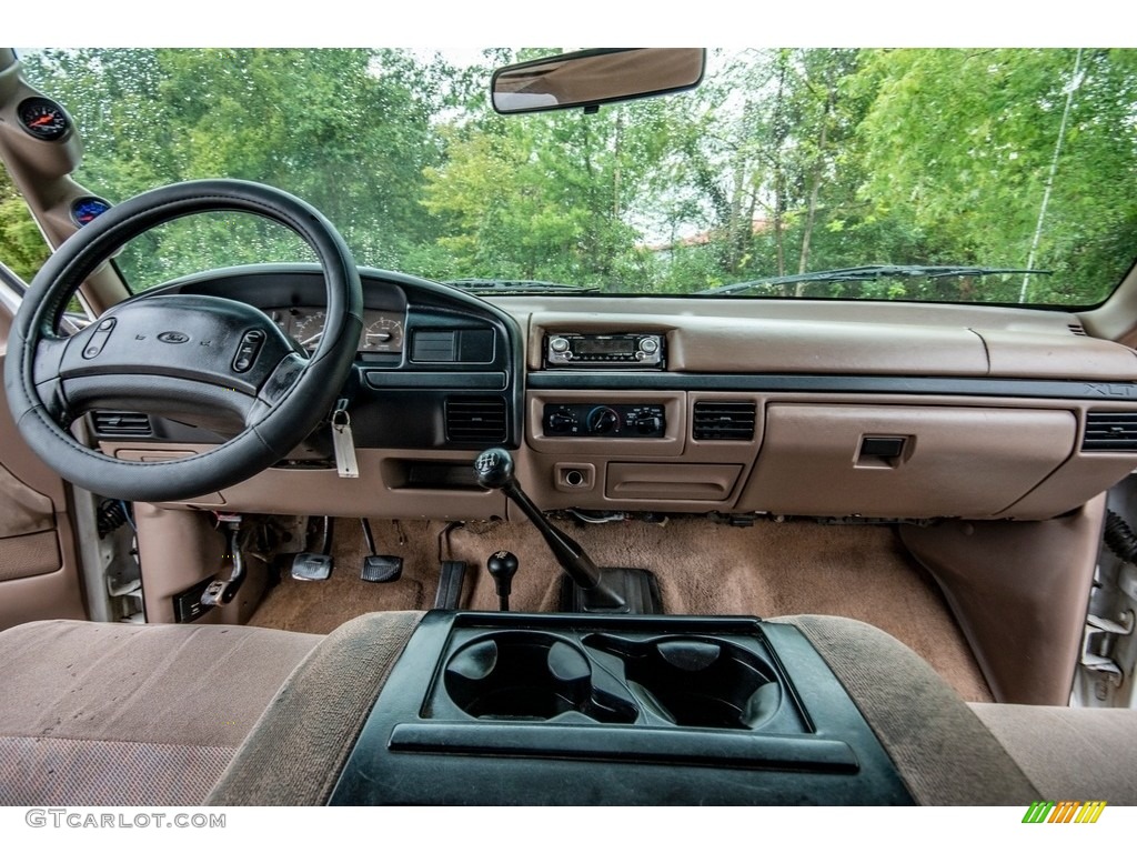 Beige Interior 1996 Ford F250 XL Extended Cab 4x4 Photo #139532260