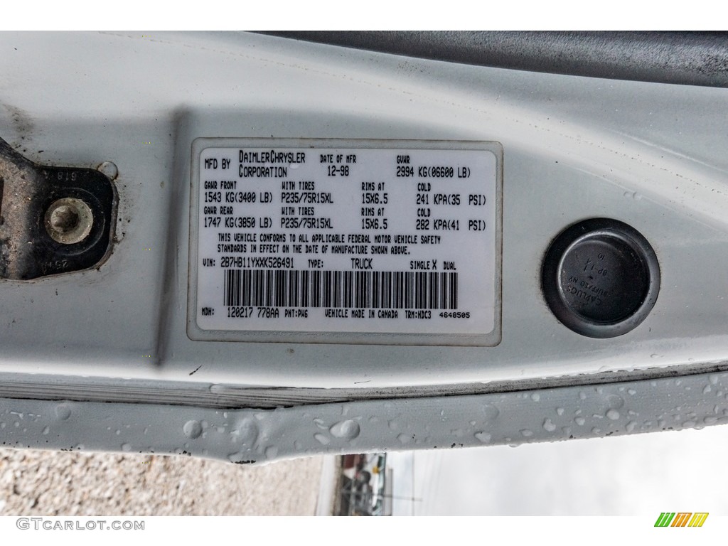 1999 Ram Van 1500 Commercial - Bright White / Mist Gray photo #40
