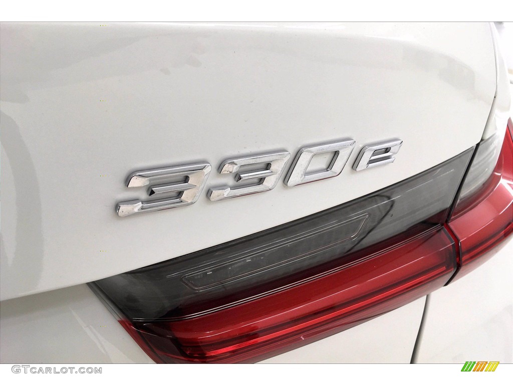 2021 BMW 3 Series 330e Sedan Marks and Logos Photo #139534387