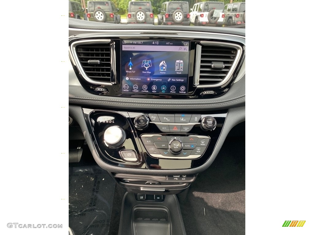 2020 Chrysler Pacifica Hybrid Limited Controls Photos