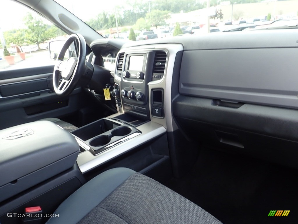 2015 Ram 1500 Big Horn Crew Cab 4x4 Black/Diesel Gray Dashboard Photo #139539723