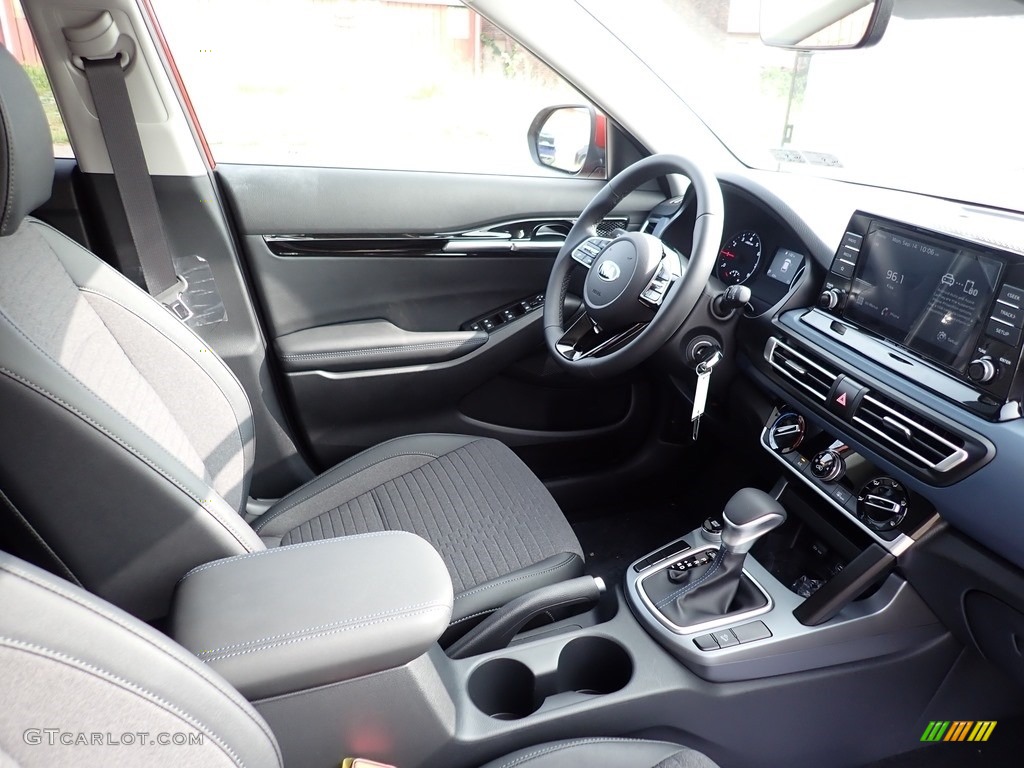 Black Interior 2021 Kia Seltos S Photo #139540083