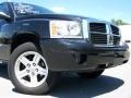 Brilliant Black Crystal Pearl - Dakota SXT Club Cab Photo No. 2