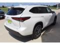 2020 Blizzard White Pearl Toyota Highlander XLE  photo #8