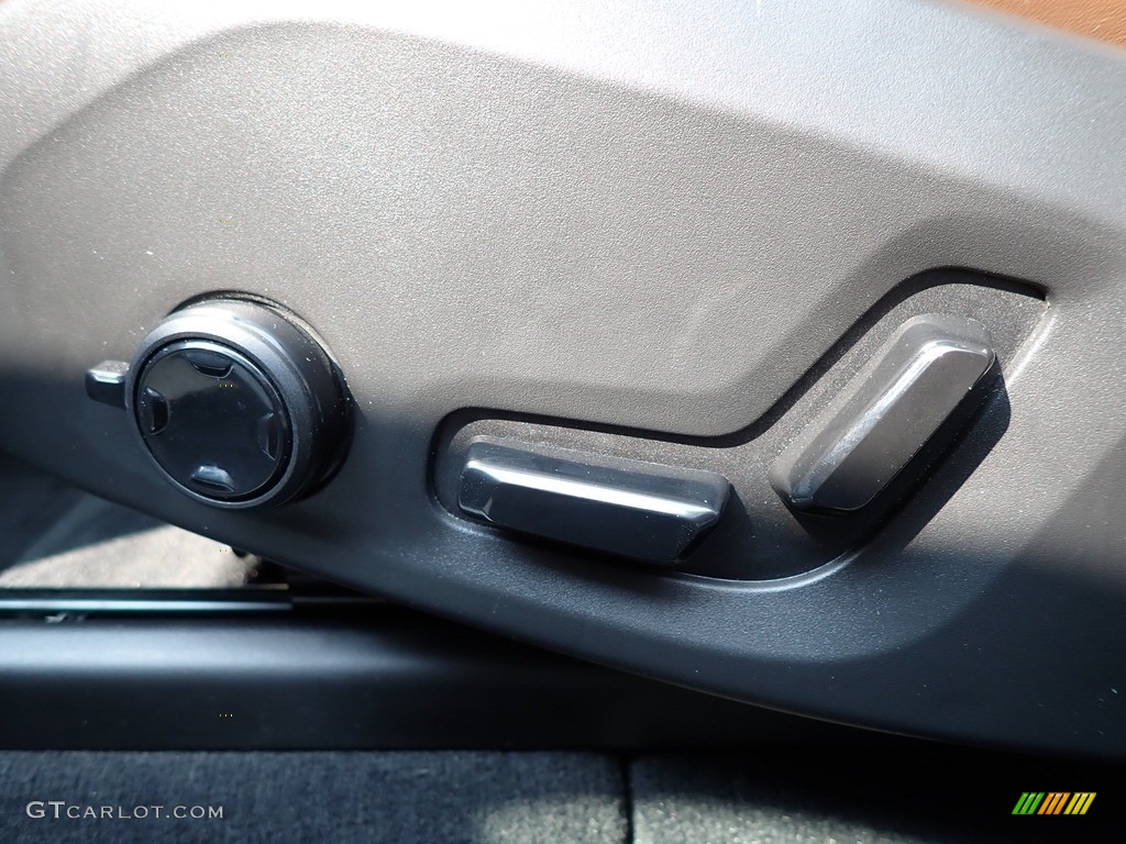 2018 XC60 T5 AWD Inscription - Denim Blue Metallic / Maroon Brown photo #17