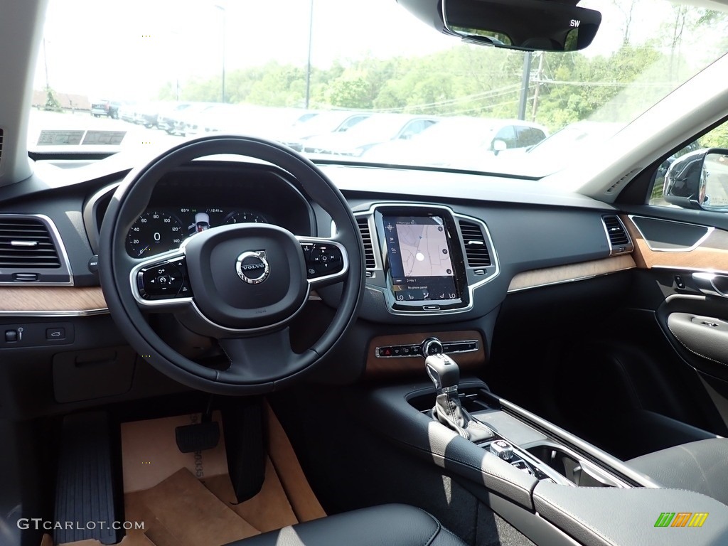2021 Volvo XC90 T6 AWD Momentum Charcoal Dashboard Photo #139562339