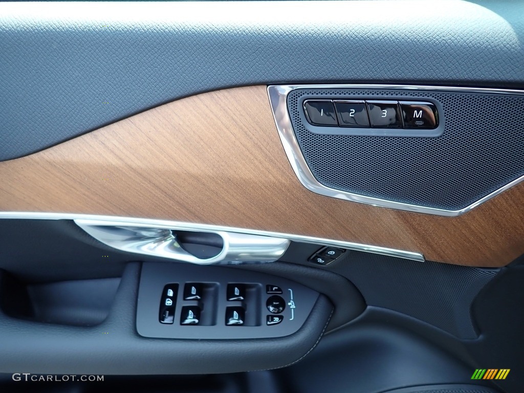 2021 Volvo XC90 T6 AWD Momentum Charcoal Door Panel Photo #139562363