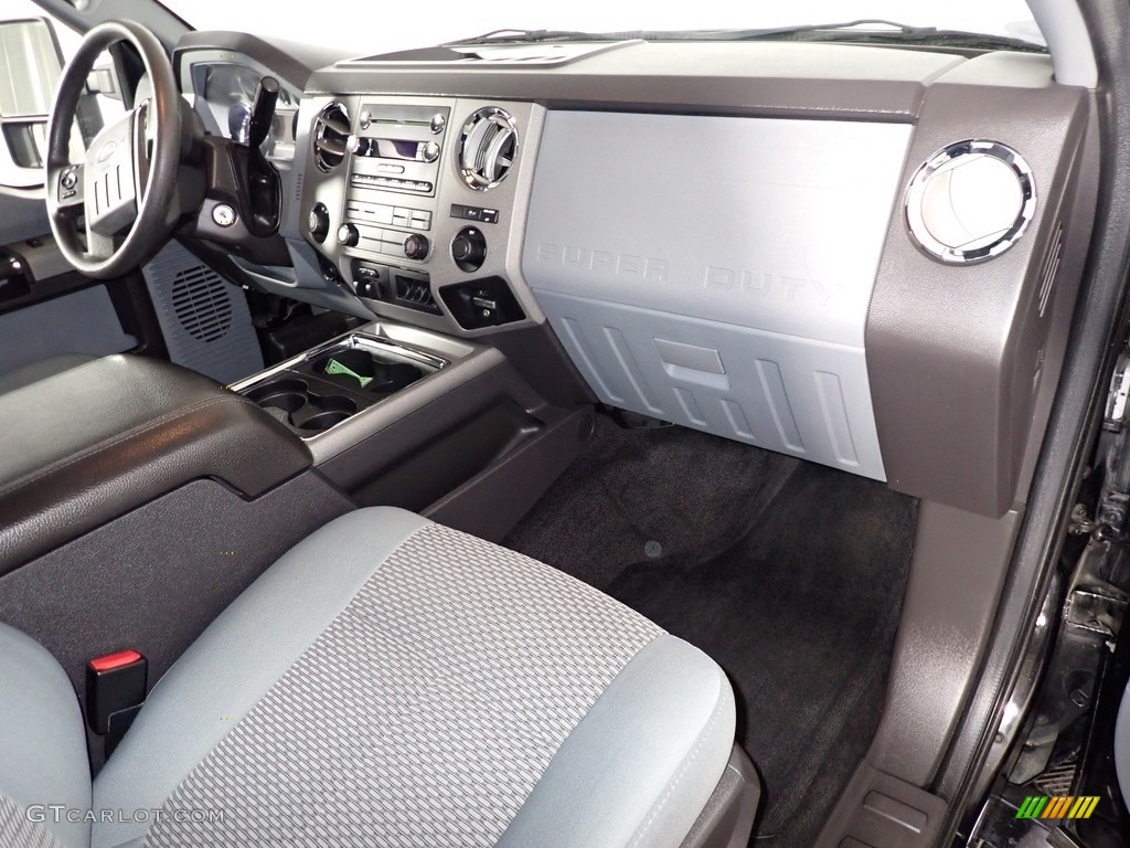 2011 F250 Super Duty XLT SuperCab 4x4 - Tuxedo Black Metallic / Steel Gray photo #21