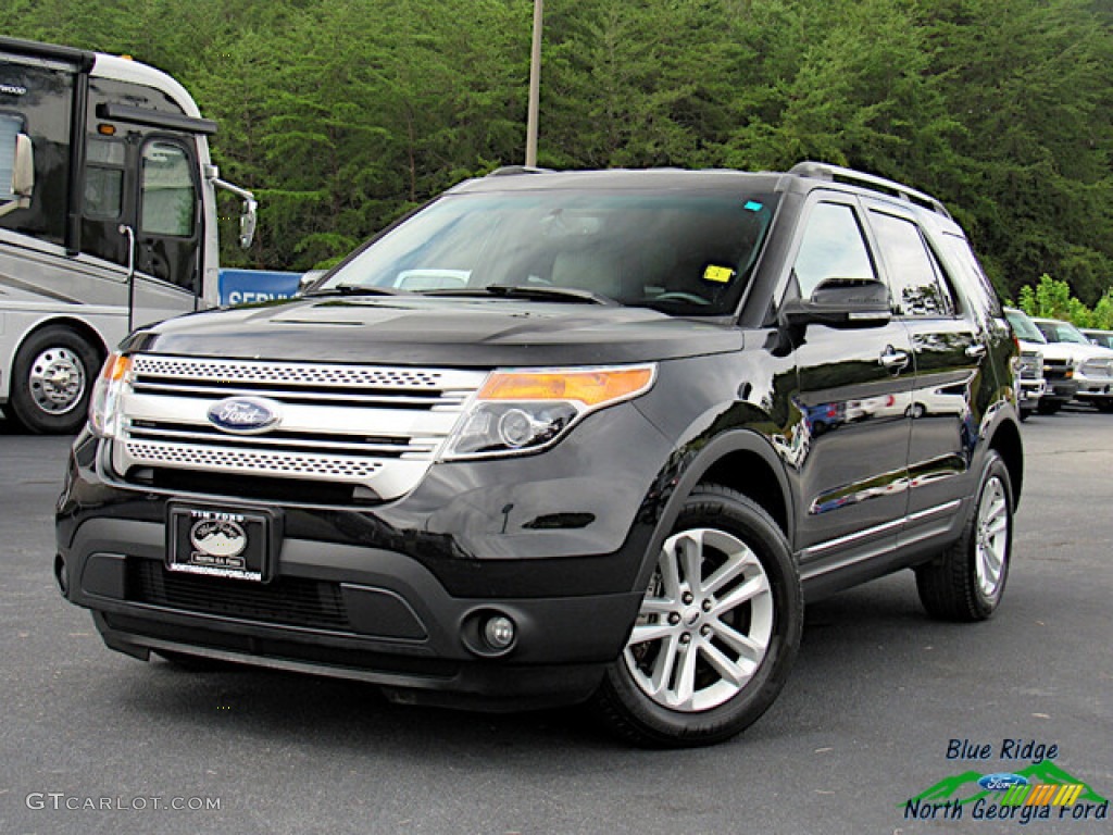 2015 Explorer XLT 4WD - Tuxedo Black / Medium Light Stone photo #1