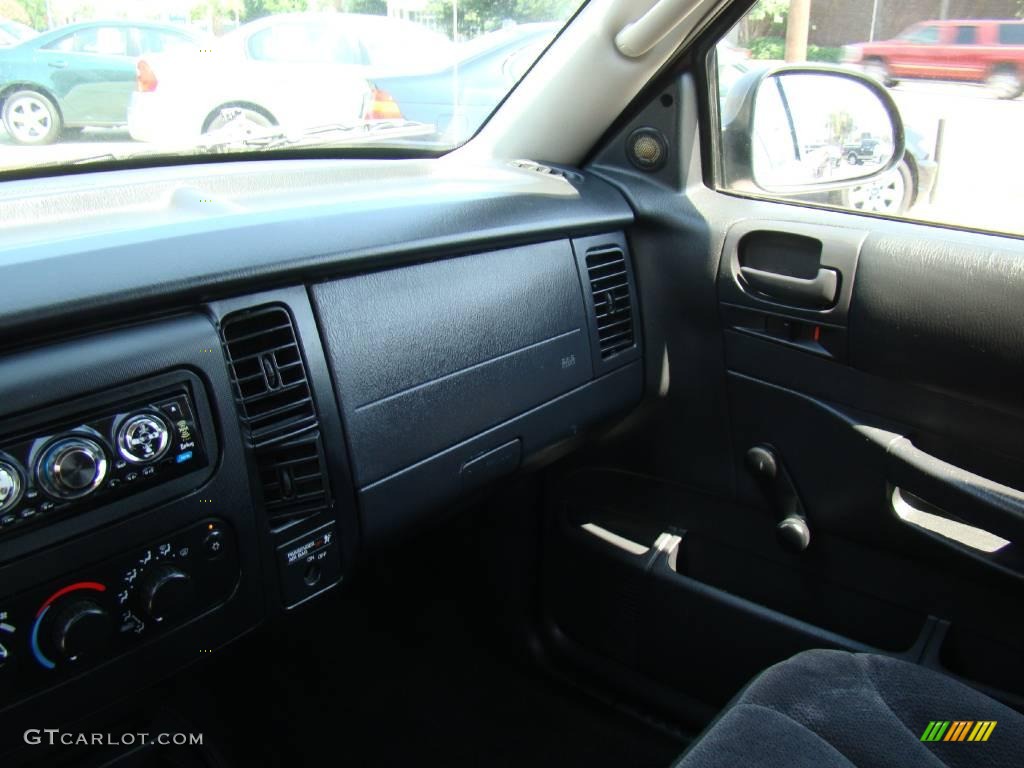 2002 Dakota SXT Regular Cab - Dark Garnet Red Pearl / Dark Slate Gray photo #12