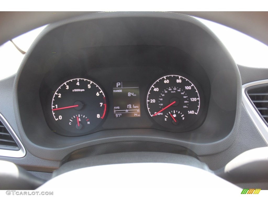 2021 Hyundai Accent SE Gauges Photos