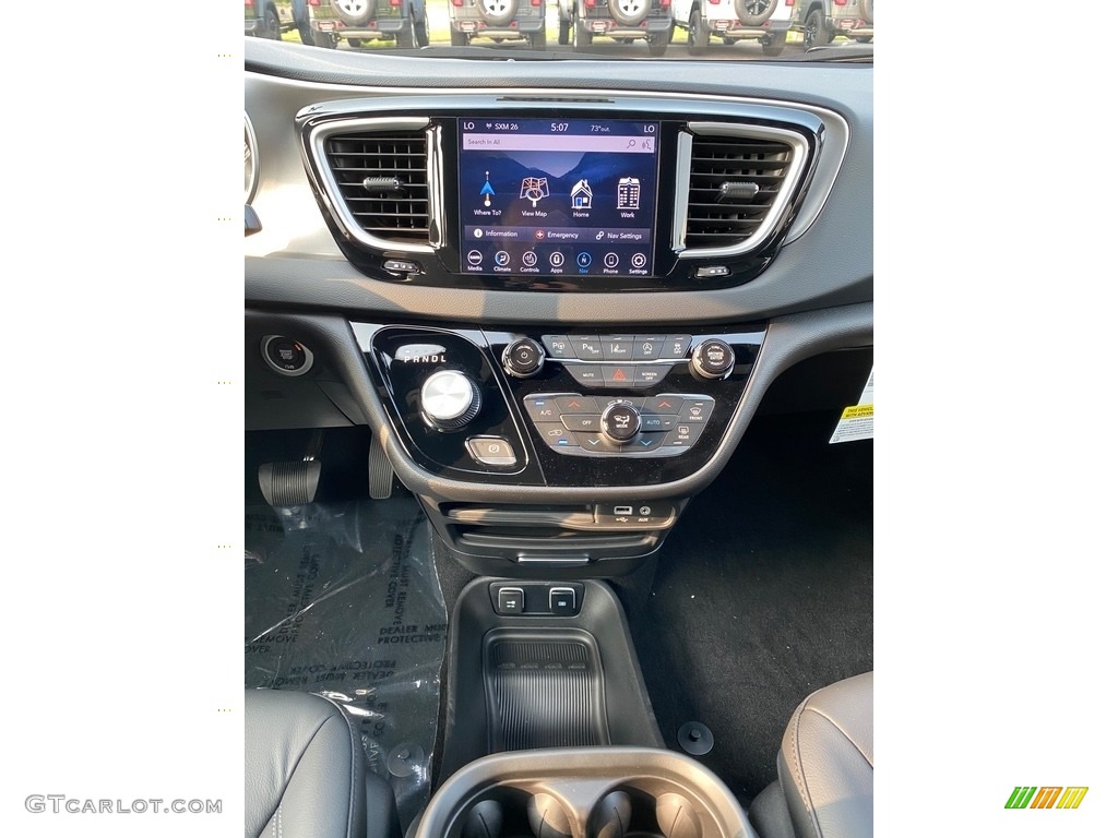 2020 Chrysler Pacifica Launch Edition AWD Controls Photo #139571997