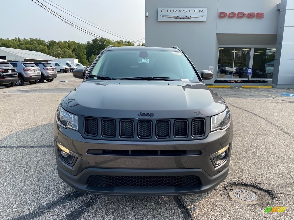 2021 Compass Latitude 4x4 - Granite Crystal Metallic / Black photo #7