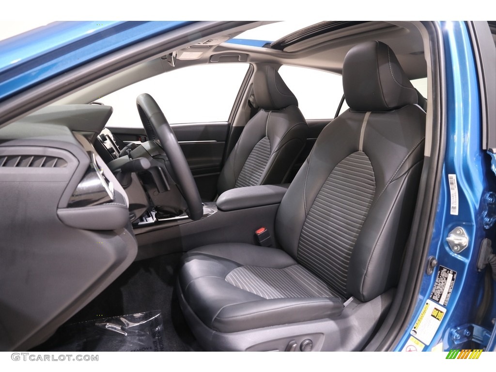 Black Interior 2018 Toyota Camry XLE Photo #139573812
