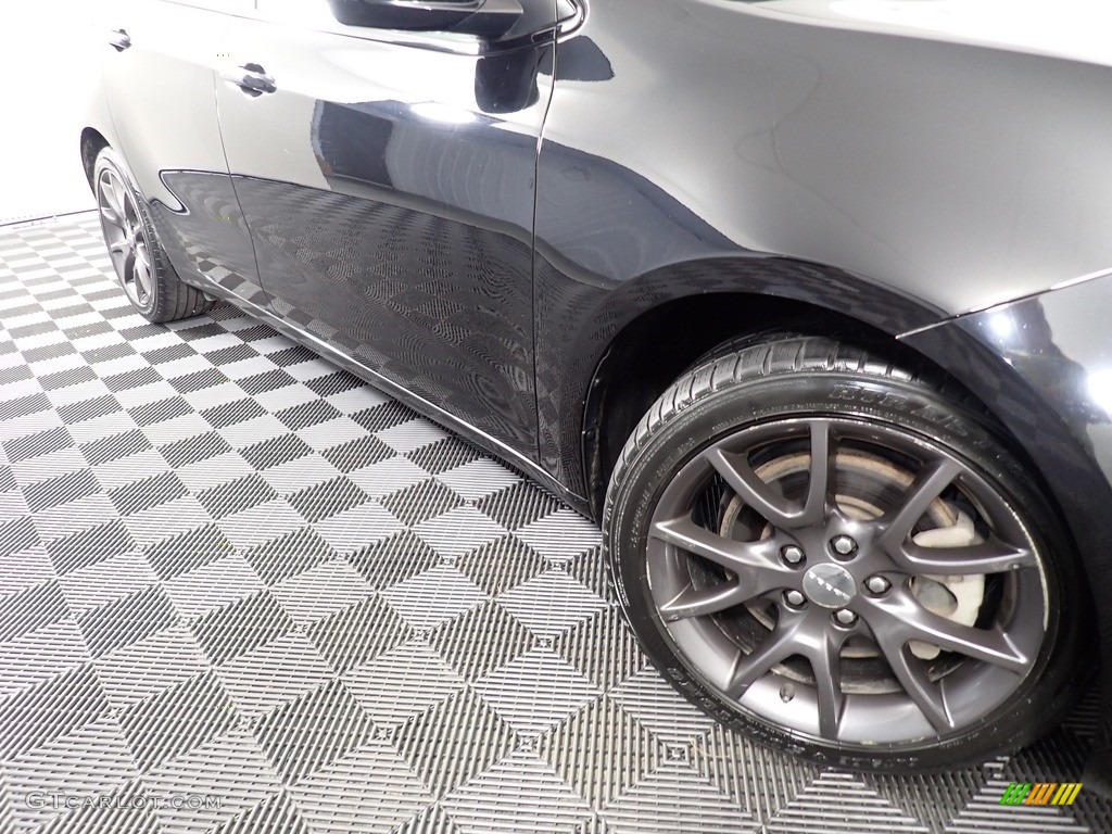 2016 Dart SXT - Pitch Black / Black photo #3