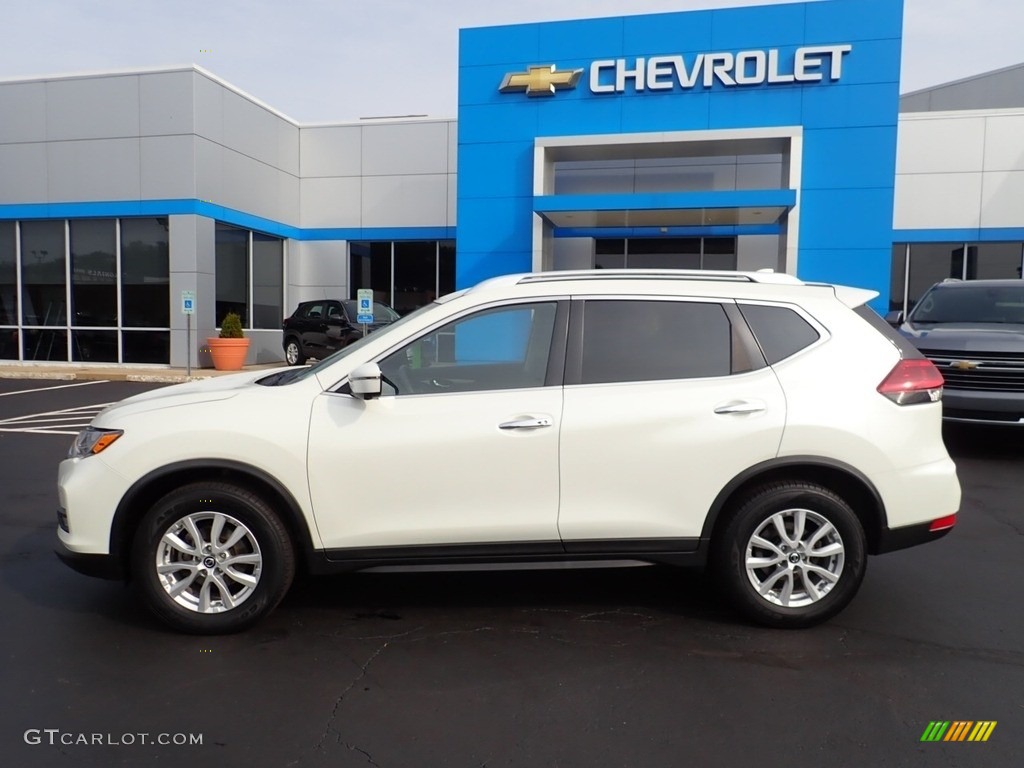 2018 Rogue SV AWD - Pearl White / Charcoal photo #3