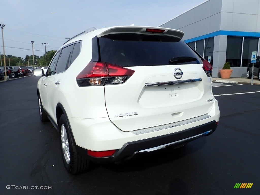 2018 Rogue SV AWD - Pearl White / Charcoal photo #5