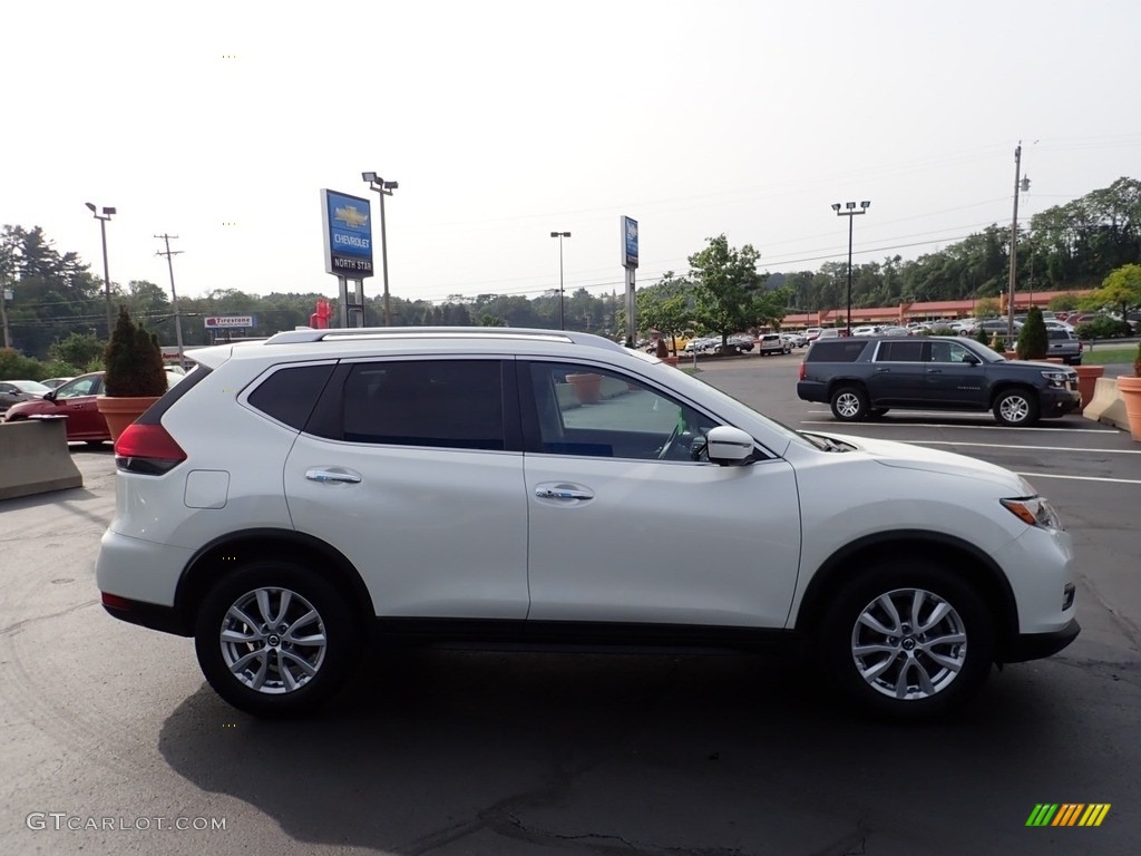 2018 Rogue SV AWD - Pearl White / Charcoal photo #10
