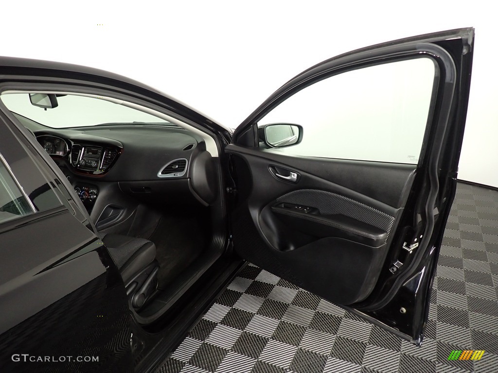 2016 Dart SXT - Pitch Black / Black photo #28