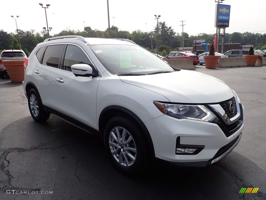 2018 Rogue SV AWD - Pearl White / Charcoal photo #11