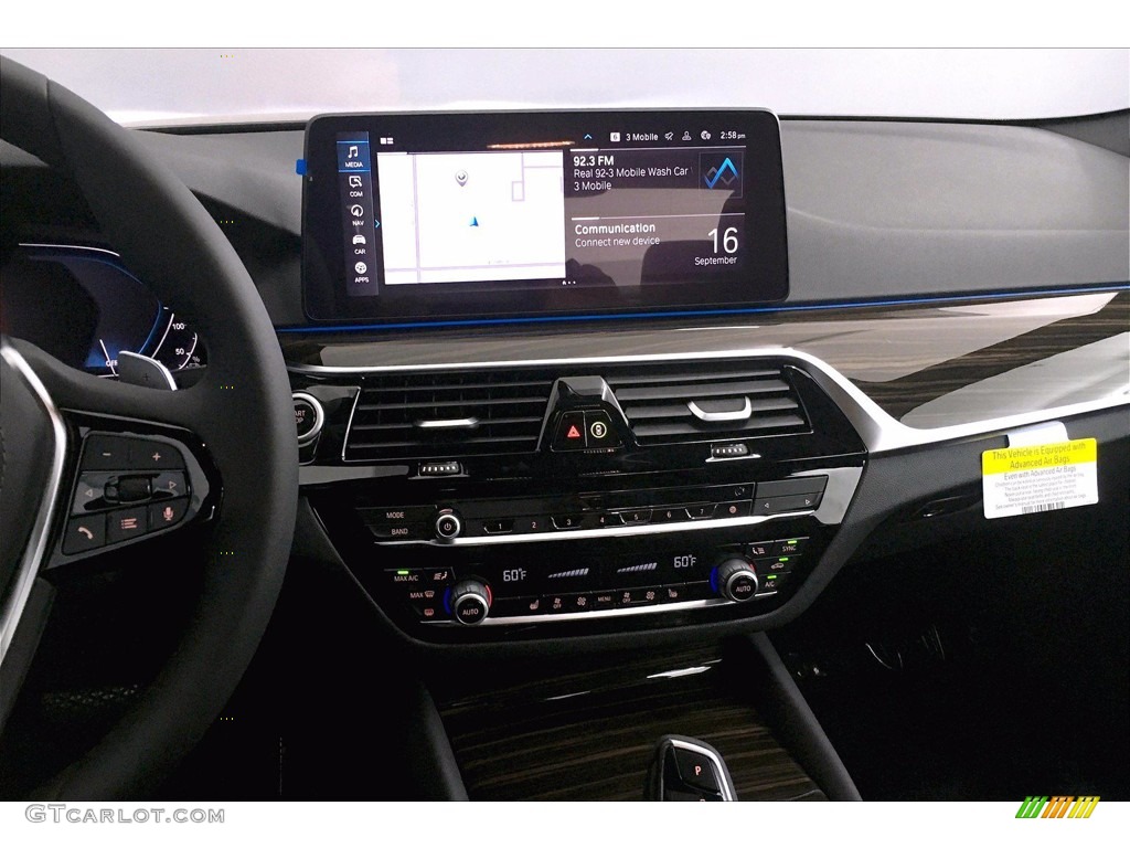 2021 BMW 5 Series 530e Sedan Controls Photo #139580706