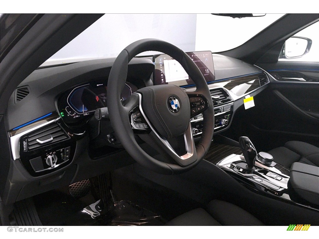 2021 5 Series 530e Sedan - Dark Graphite Metallic / Black photo #7
