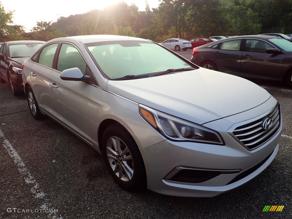 2017 Sonata SE - Symphony Silver / Gray photo #4