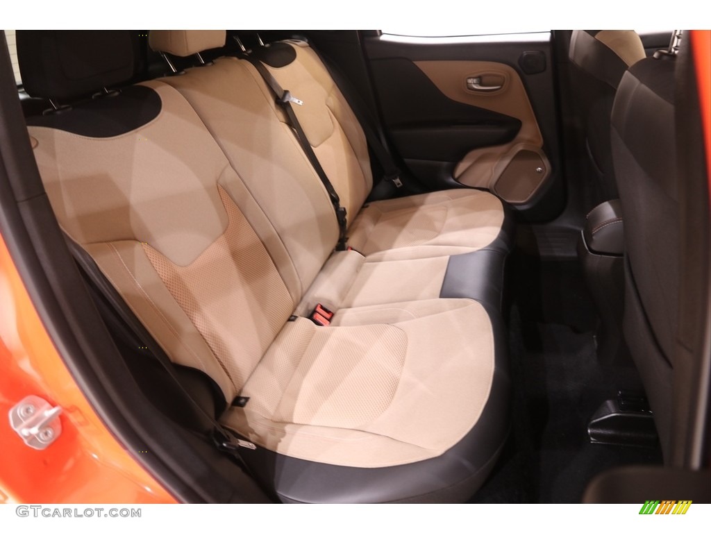 2016 Renegade Latitude 4x4 - Omaha Orange / Black/Sandstorm photo #15