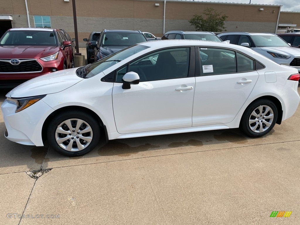 2021 Corolla LE - Super White / Black photo #1