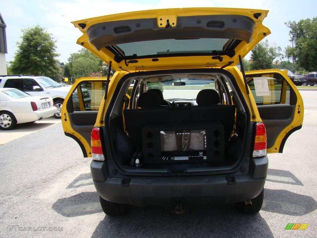 2003 Escape XLT V6 4WD - Chrome Yellow Metallic / Ebony Black photo #11