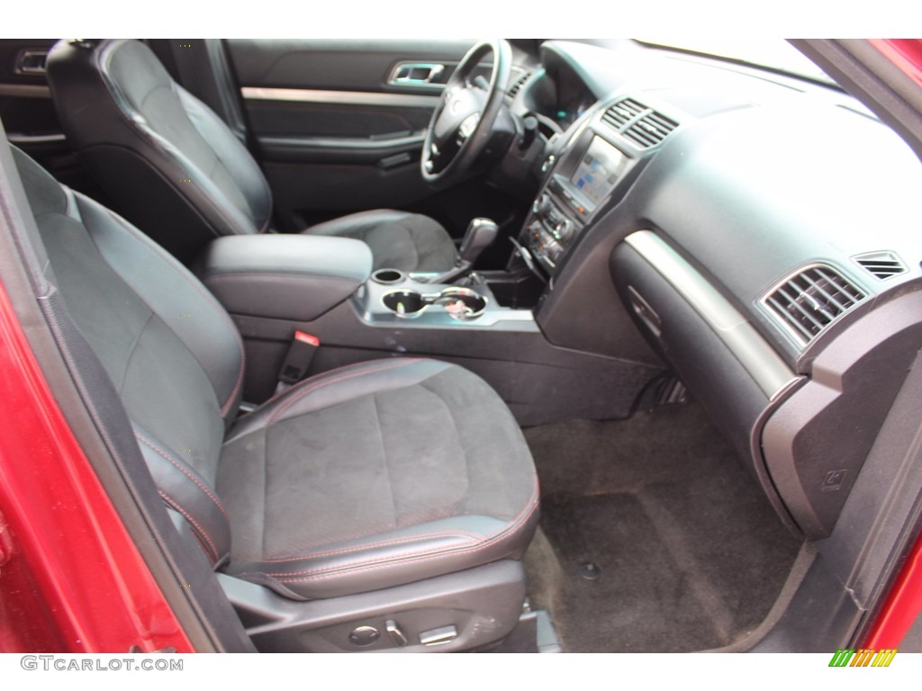 2018 Explorer XLT - Ruby Red / Ebony Black photo #32