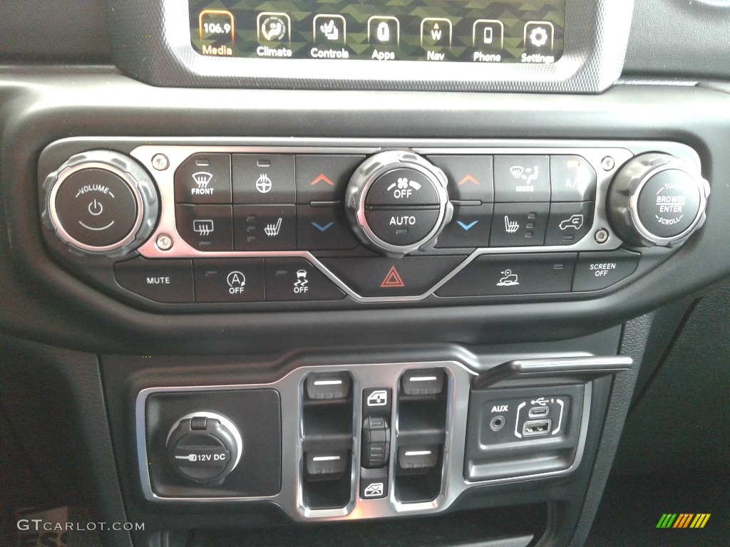 2021 Jeep Gladiator Overland 4x4 Controls Photo #139590971