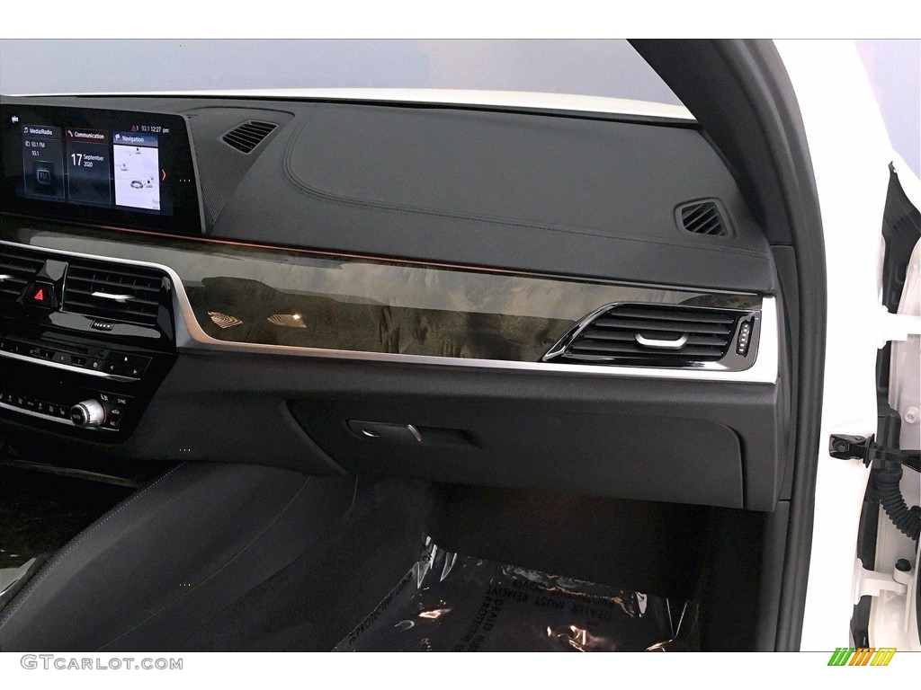 2017 5 Series 540i Sedan - Alpine White / Black photo #21