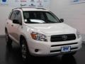 Super White - RAV4 4WD Photo No. 1