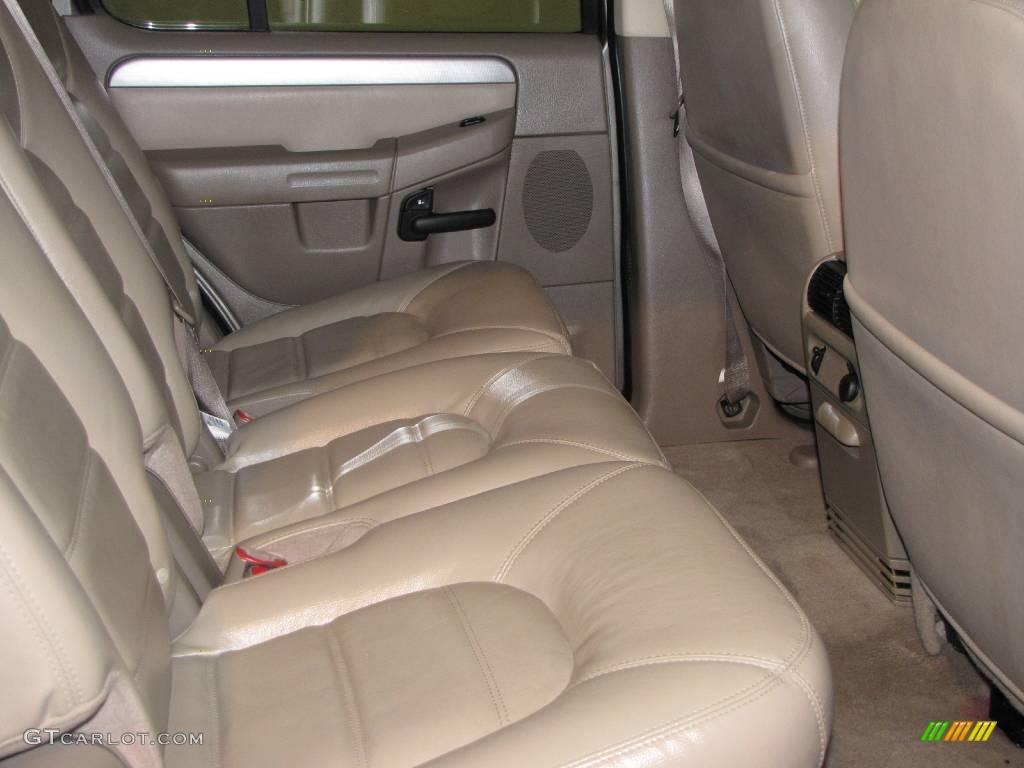 2004 Explorer XLT 4x4 - Pueblo Gold Metallic / Medium Parchment photo #15