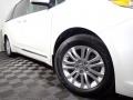 Blizzard White Pearl - Sienna XLE Photo No. 3