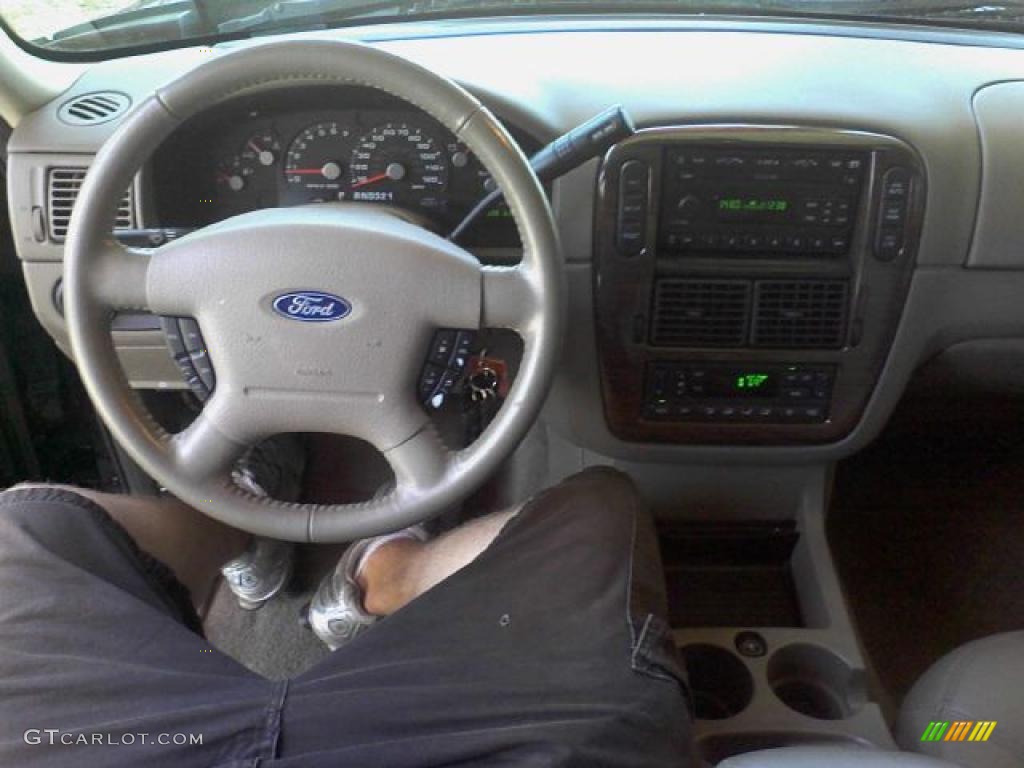 2005 Explorer Eddie Bauer 4x4 - Black / Medium Parchment photo #8