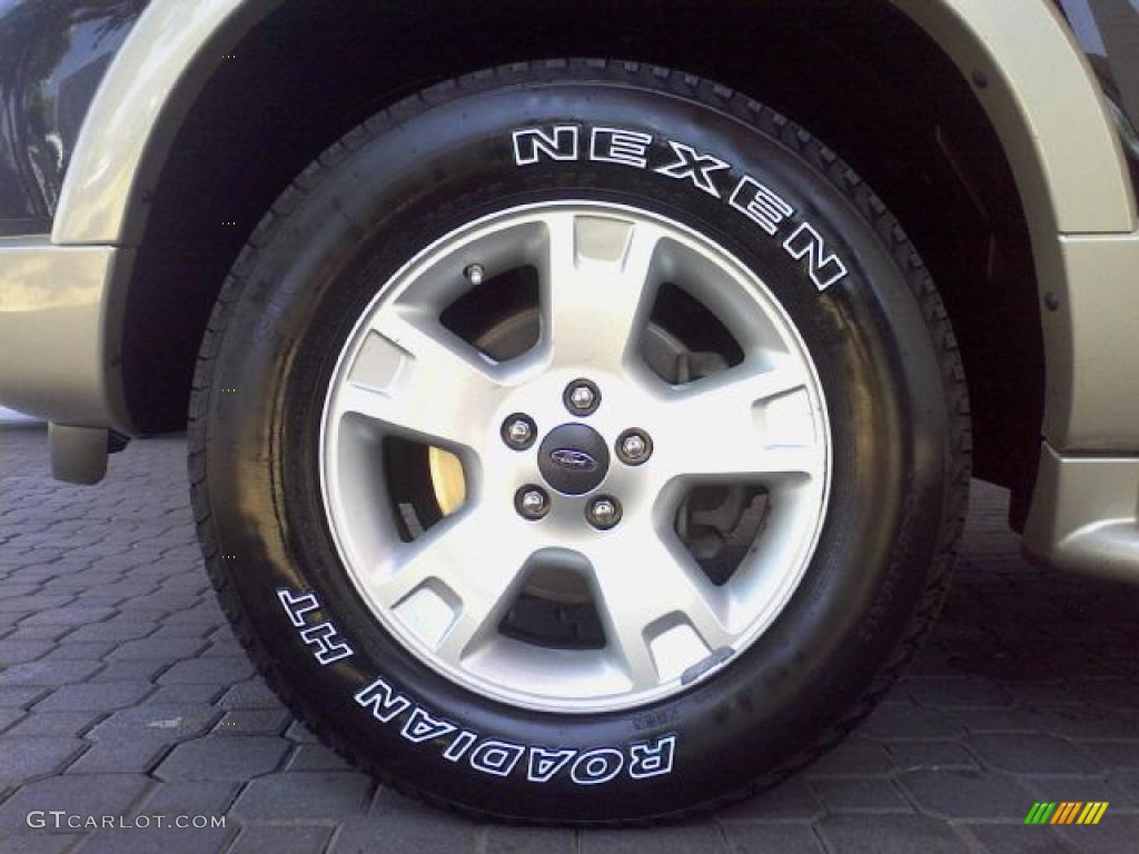 2005 Explorer Eddie Bauer 4x4 - Black / Medium Parchment photo #22