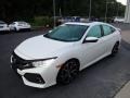 Front 3/4 View of 2017 Civic Si Sedan