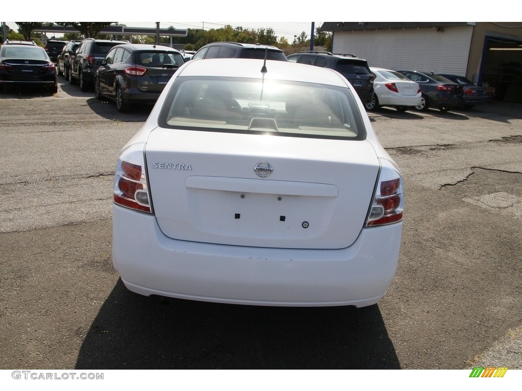 2009 Sentra 2.0 S - Fresh Powder White / Beige photo #6