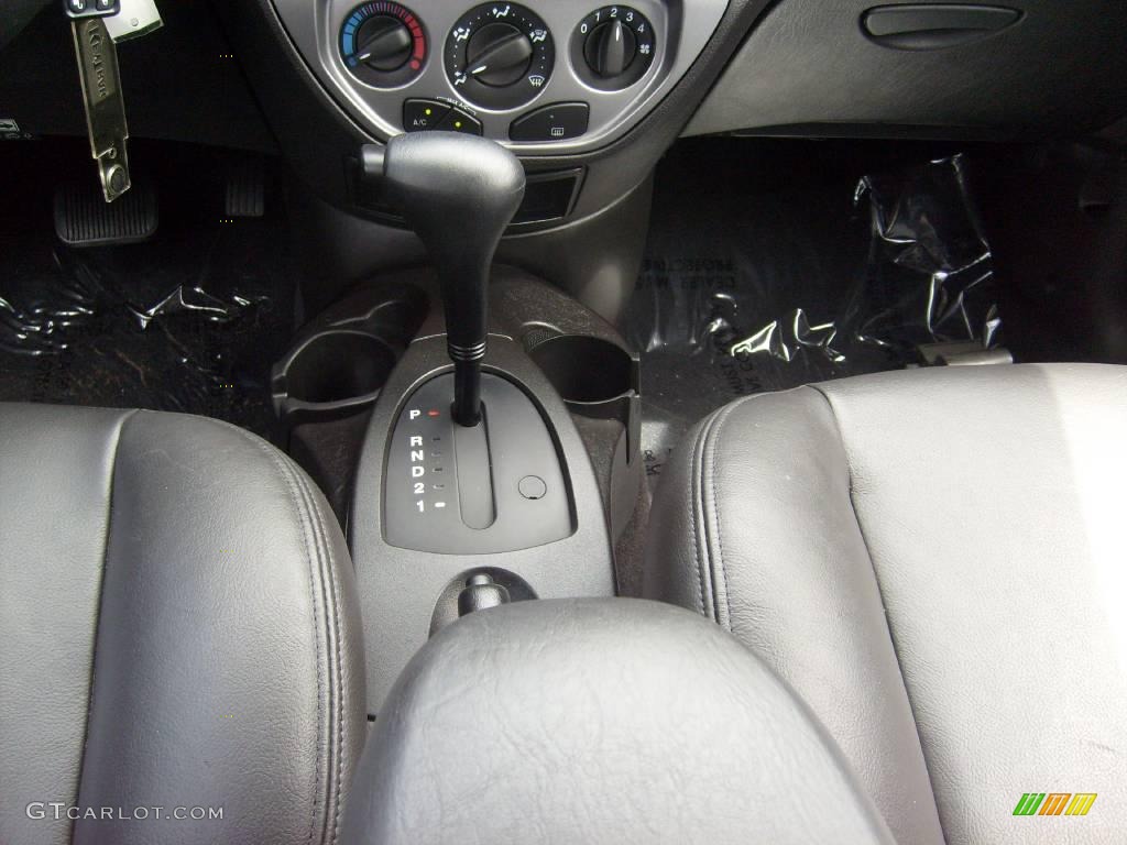 2005 Focus ZX5 SES Hatchback - Liquid Grey Metallic / Charcoal/Charcoal photo #22