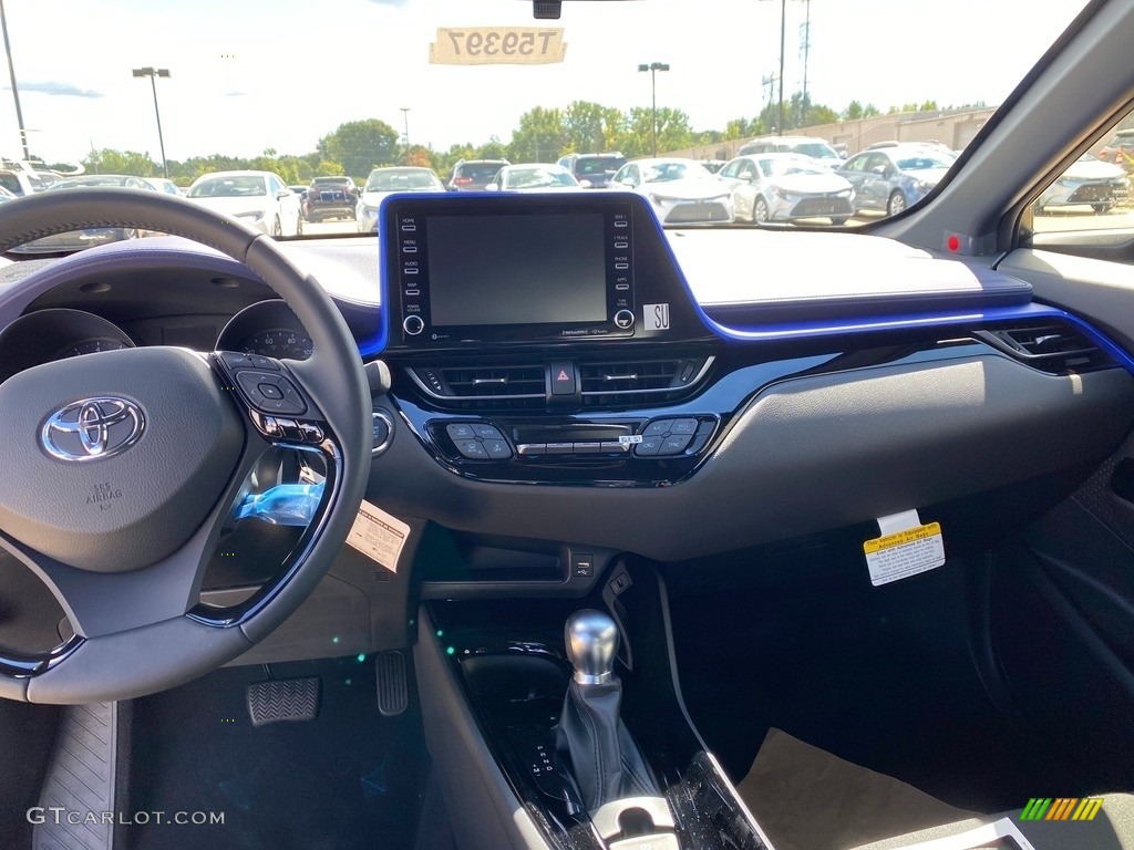 2020 C-HR XLE - Blizzard Pearl / Black photo #4