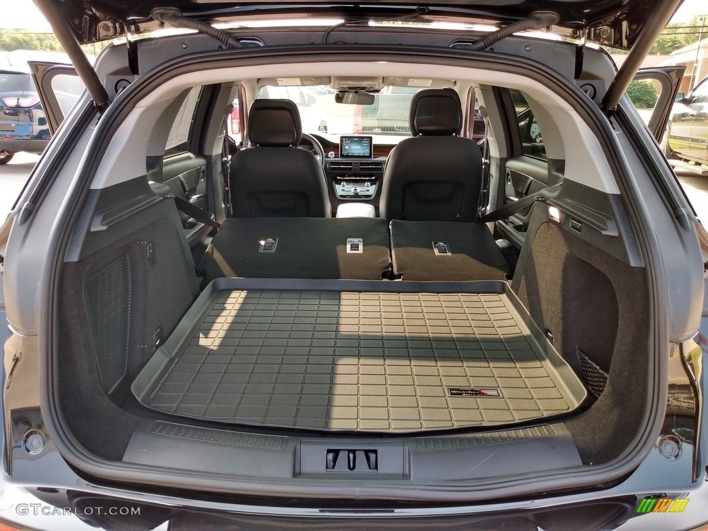 2020 Lincoln Corsair Reserve AWD Trunk Photo #139618306