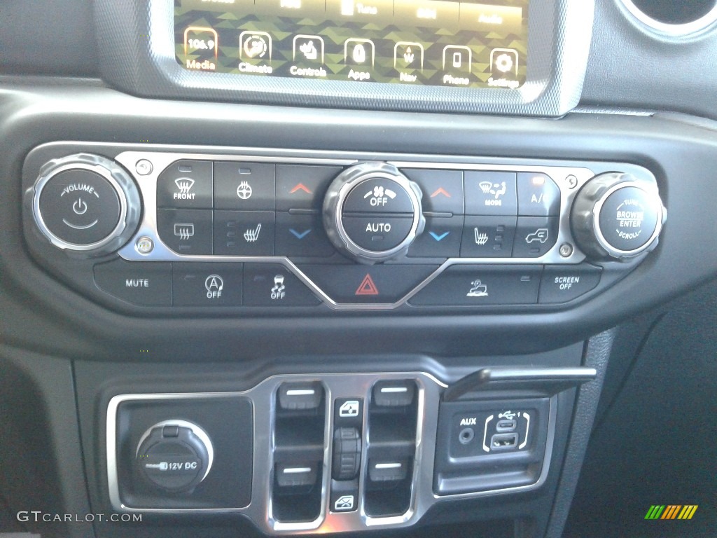 2021 Jeep Gladiator Overland 4x4 Controls Photo #139620655